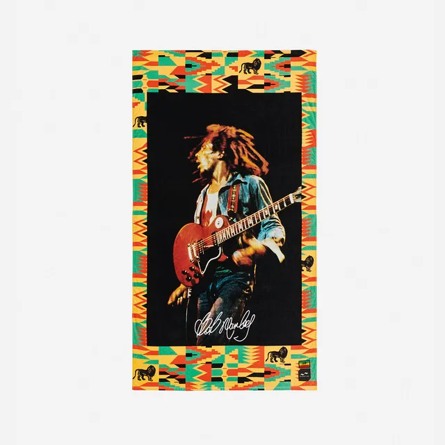 slowtide-trenchtown-strandtuch-bob-marley-x-slowtify-kollektion-baumwoll-frottee image 1