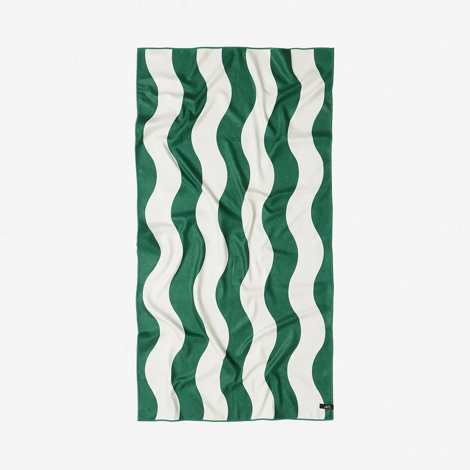 slowtide-stripe-performance-quick-dry-towel-kale-sandfreies-mikrofaser-handtuch- image 1