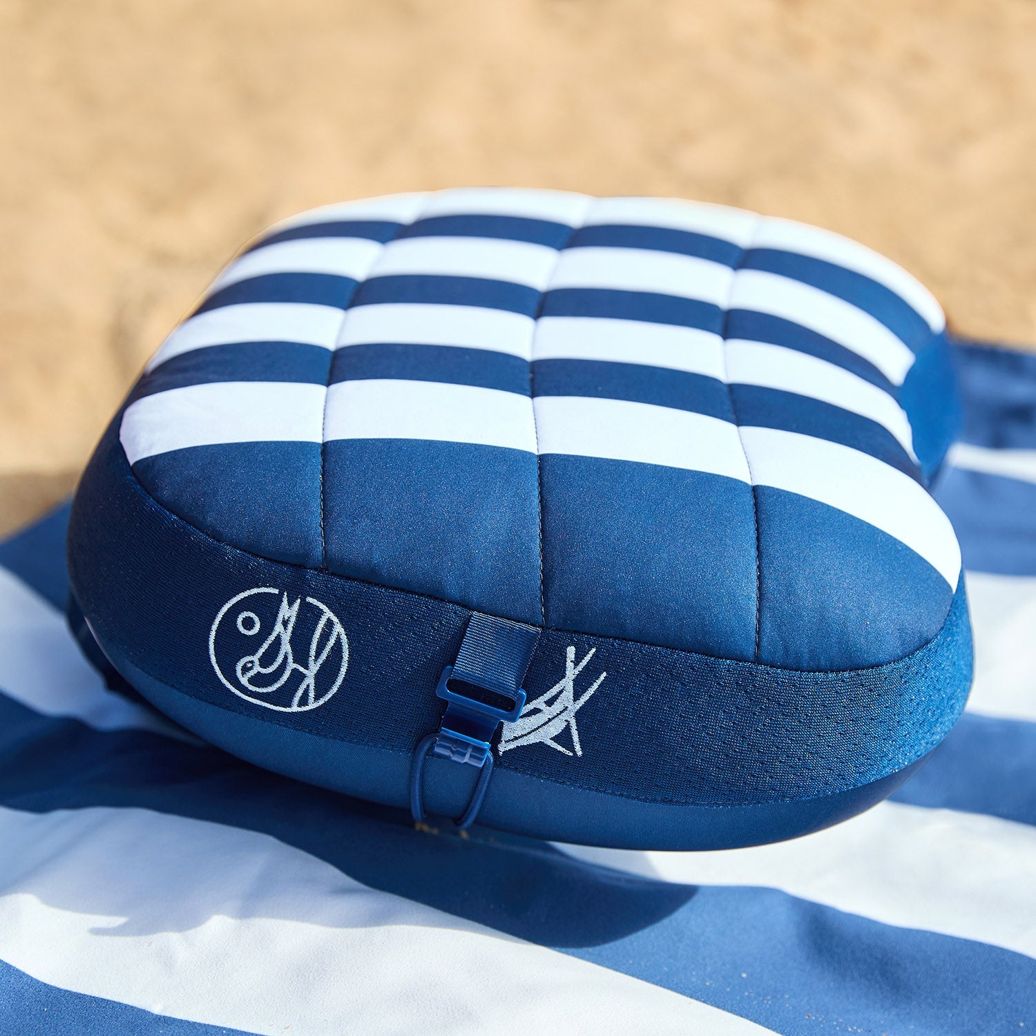 dock-bay-x-ballast-beach-pillow-strandkissen-schnell-trocknend-und-packbar image 2
