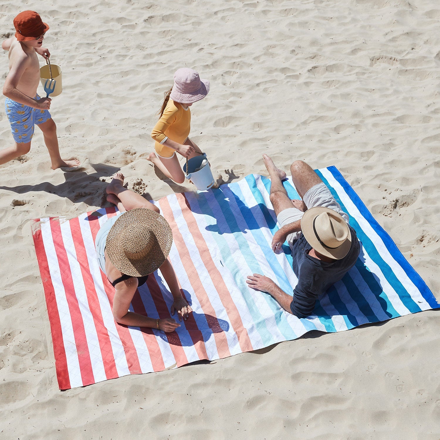 dock-bay-picknickdecke-sand-to-sea-xl-wasserfeste-unterseite-schirm-ffnung image 2