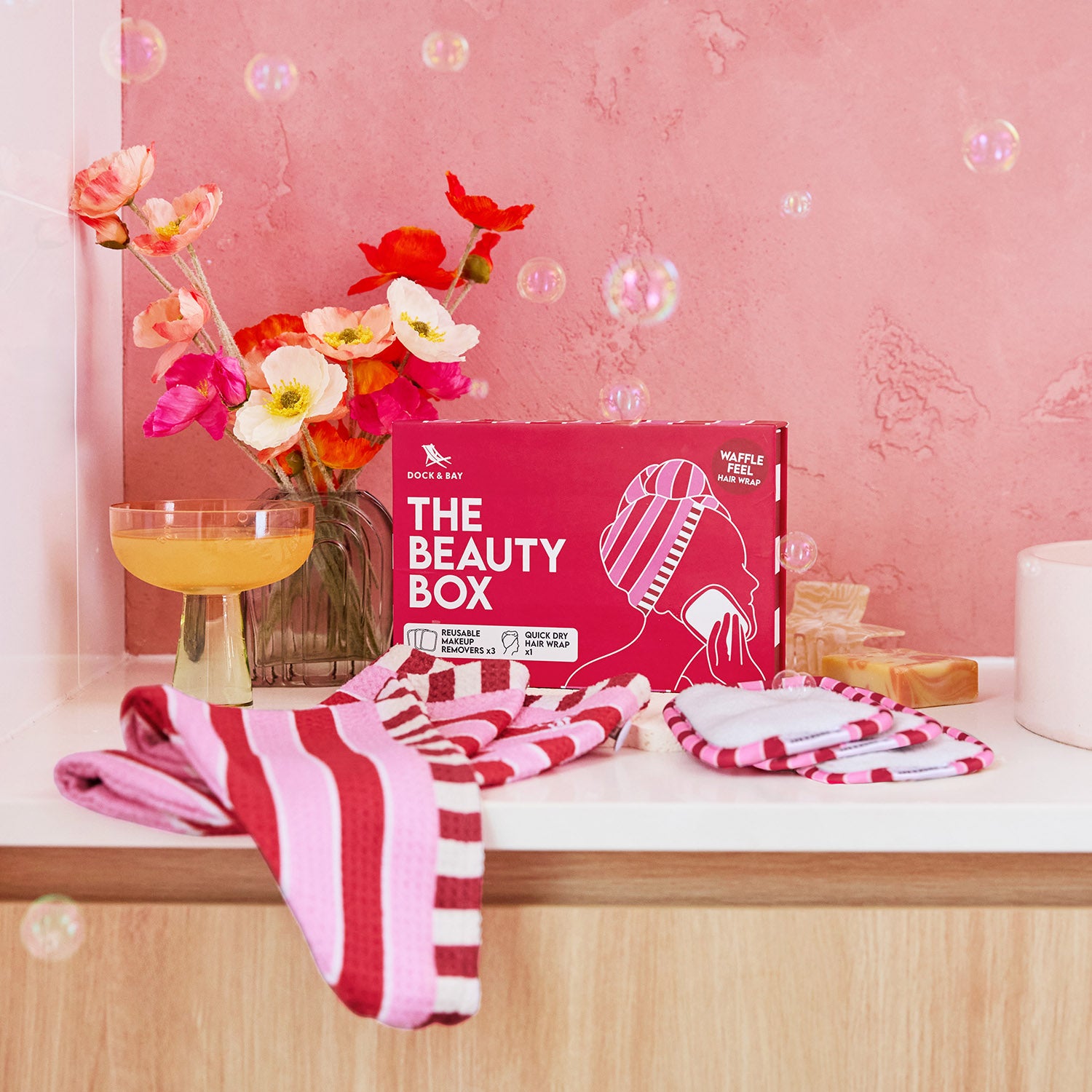 dock-bay-beauty-box-geschenkset-cherry-bomb-hair-wrap-waffel-und-3-wiederverwend image 2