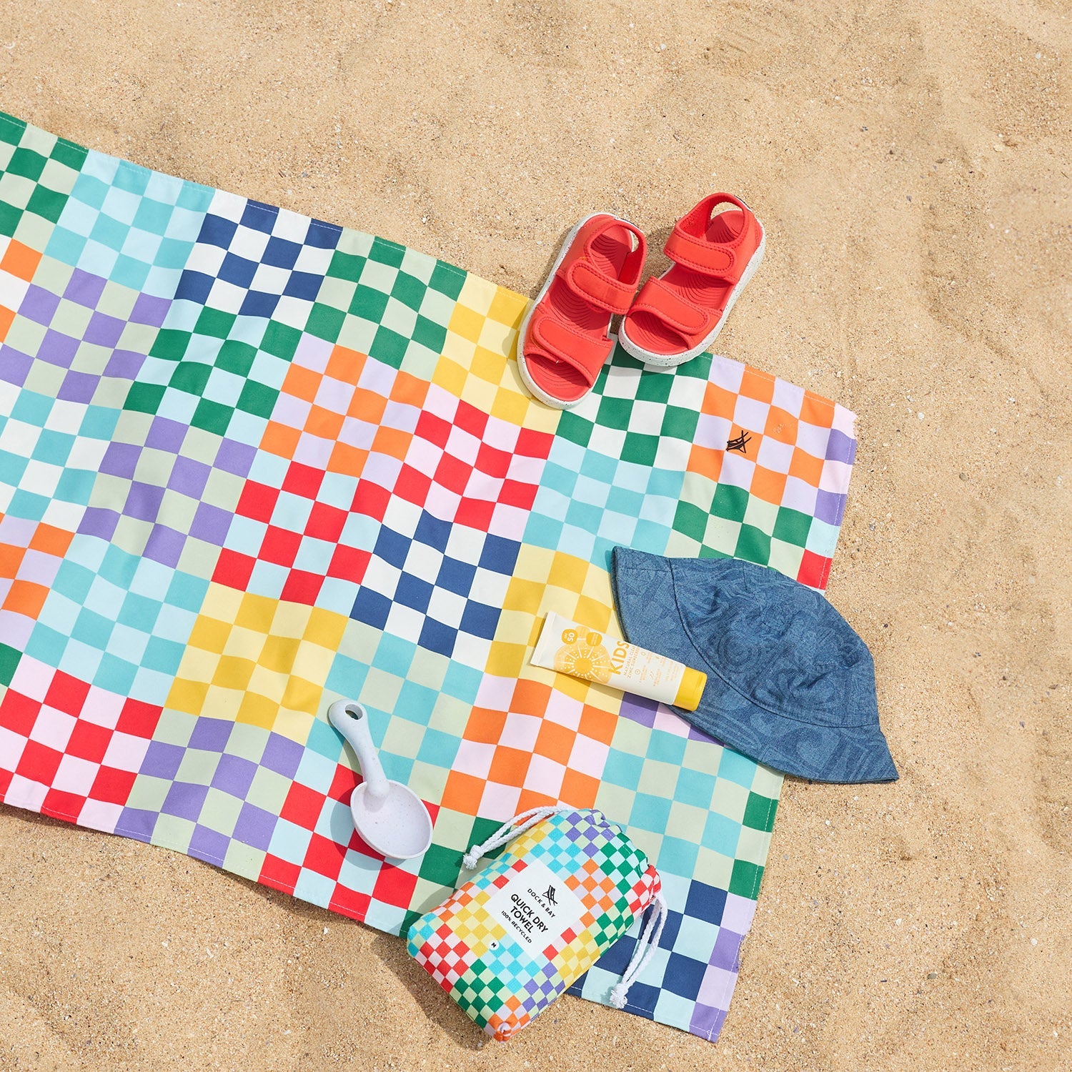 dock-bay-kids-beach-towel-check-me-out-sandfreies-kinder-strandtuch-aus-100-recy image 2