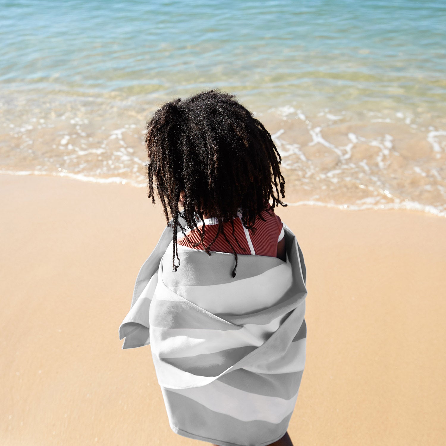 dock-bay-kids-beach-towel-cabana-goa-grey-sandfreies-kinder-strandtuch-aus-dryq image 2
