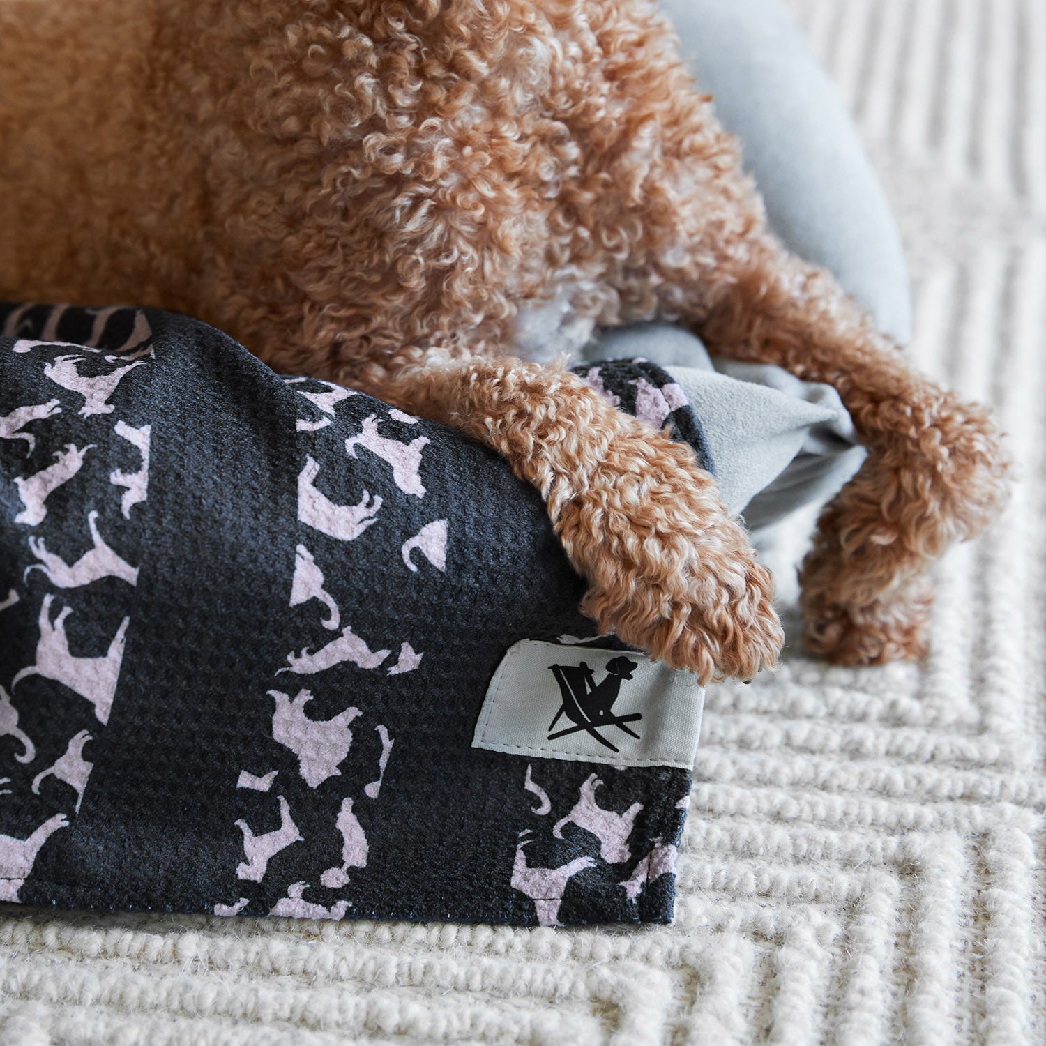 dock-bay-hundehandtuch-where-s-woofy-dryq-waffle-mit-taschenhandschlitzen image 4