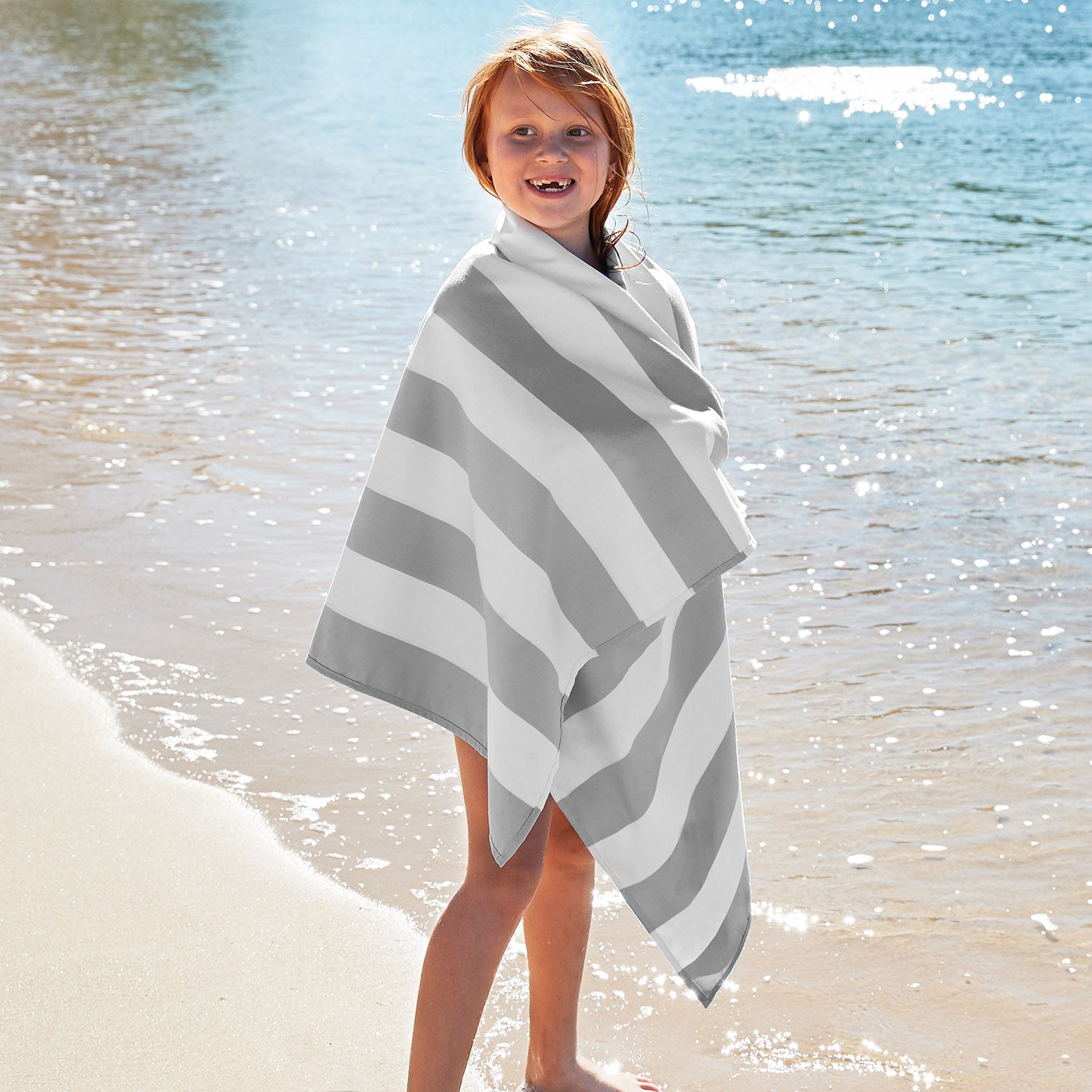dock-bay-kids-beach-towel-cabana-goa-grey-sandfreies-kinder-strandtuch-aus-dryq image 3