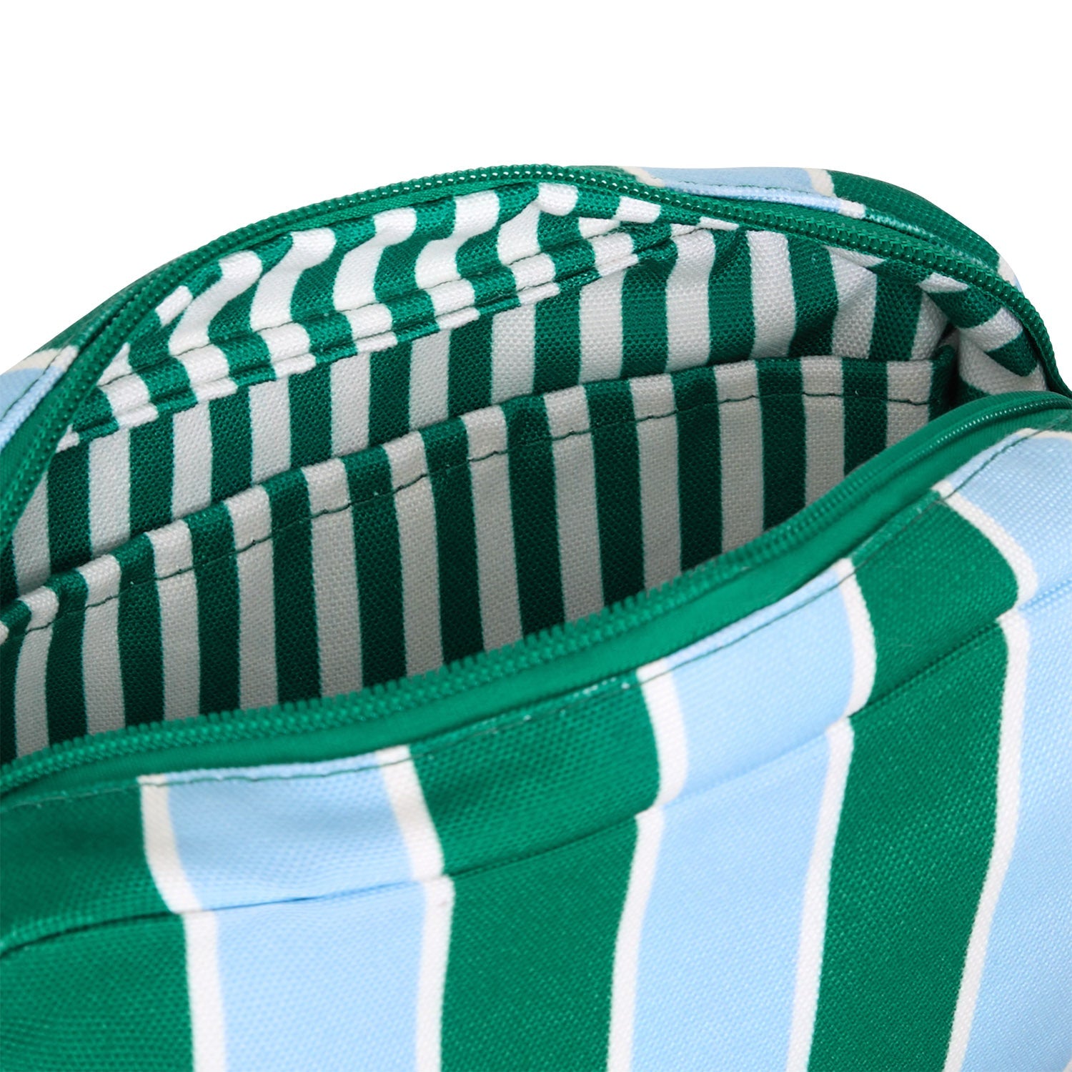 dock-bay-toiletry-bag-peppermint-punch-kulturbeutel-aus-recyceltem-material-abwi image 5