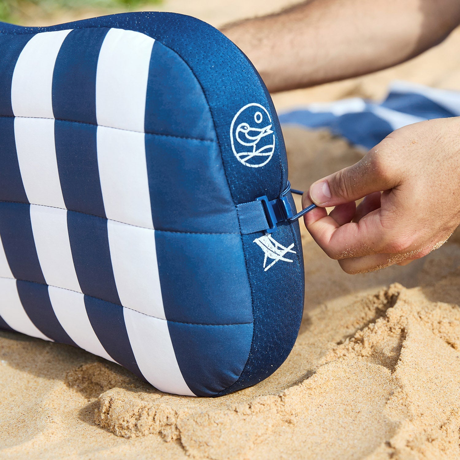 dock-bay-x-ballast-beach-pillow-strandkissen-schnell-trocknend-und-packbar image 6