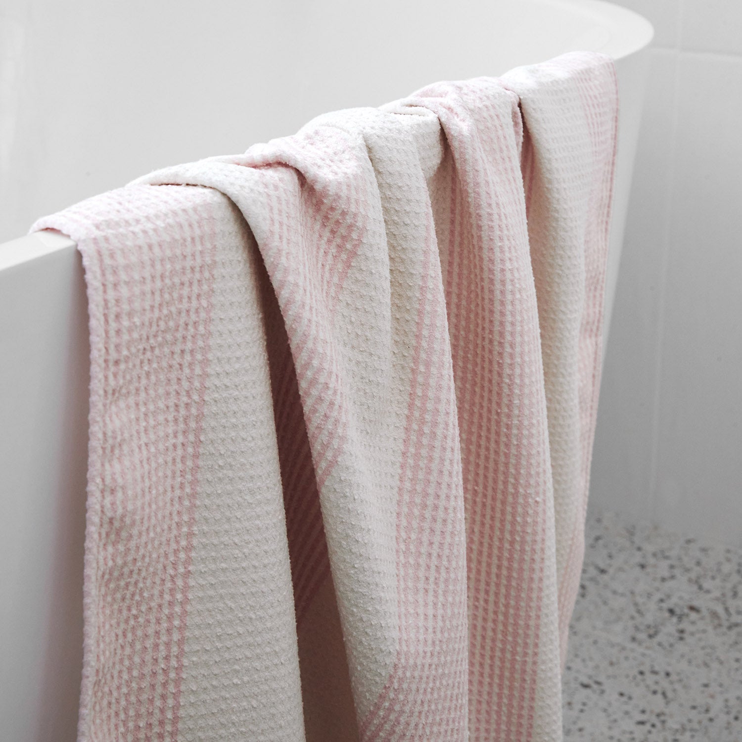 dock-bay-quick-dry-bath-towel-primrose-pink-badetuch-aus-dickerem-recyceltem-waf image 6
