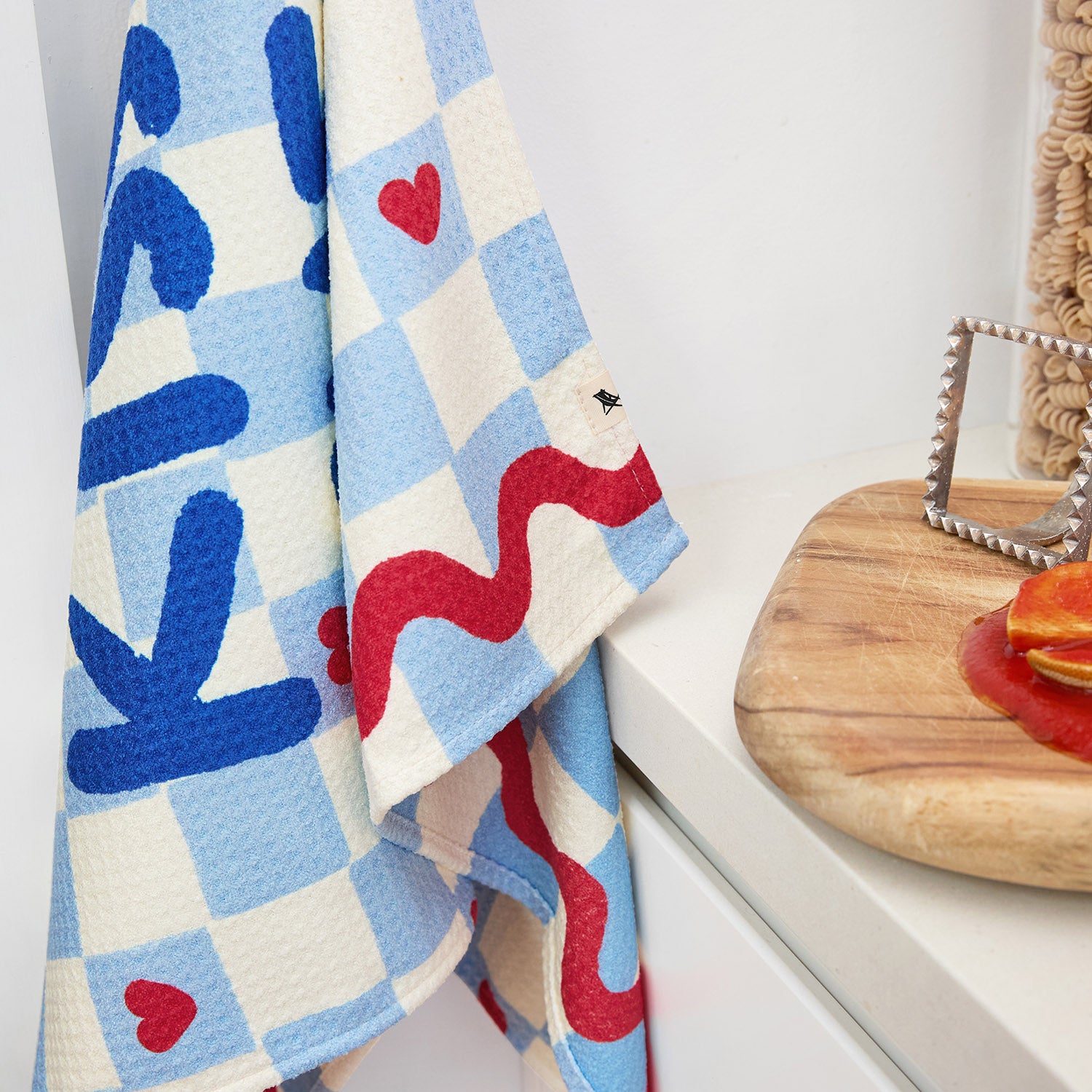 dock-bay-tea-towel-geschirrtuch-kiss-the-cook-100-recyceltes-dryq-k-chentuch-mit image 6