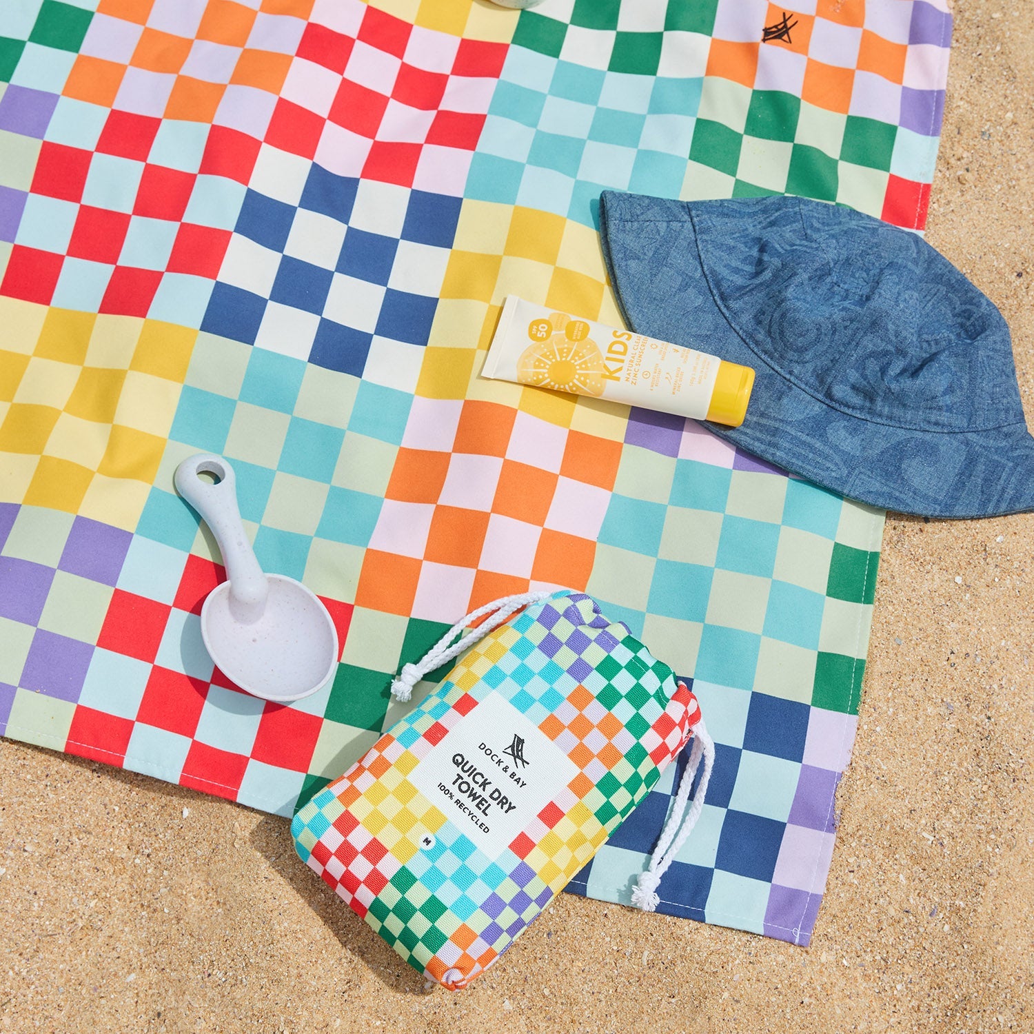 dock-bay-kids-beach-towel-check-me-out-sandfreies-kinder-strandtuch-aus-100-recy image 6