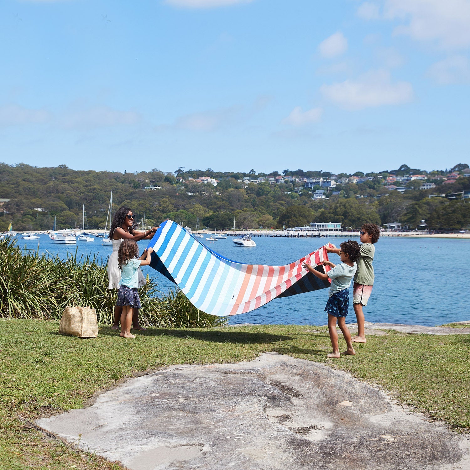 dock-bay-picknickdecke-sand-to-sea-xl-wasserfeste-unterseite-schirm-ffnung image 8